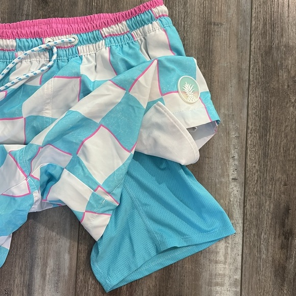 Chubbies "The Pawns" Swim Trunks Blue White Checkerboard size small - Picture 8 of 8